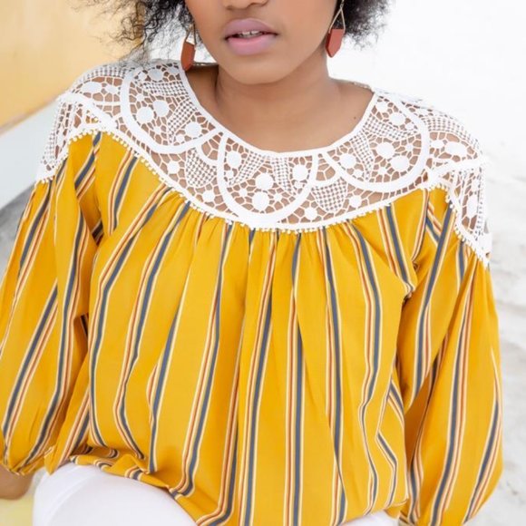 Laci | Top - Picture 2 of 3